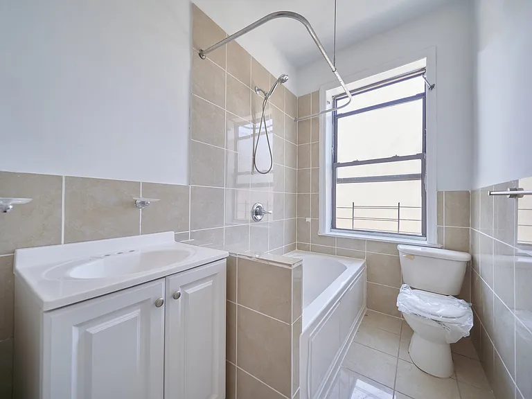 370 Fort Washington Ave #403 — Photo 12