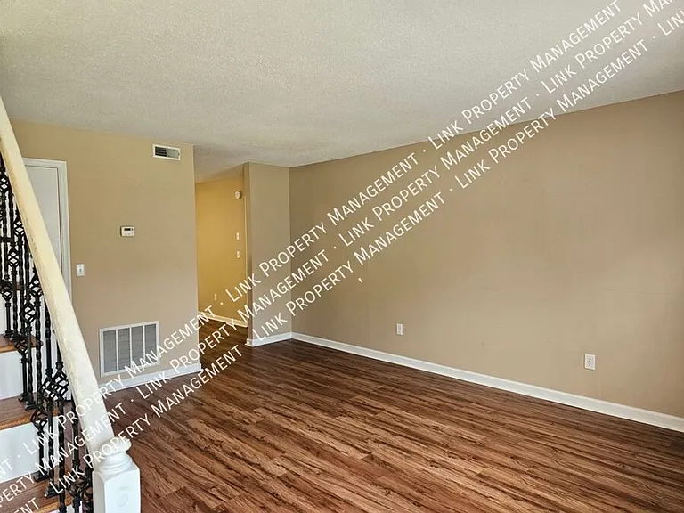 5364 Haisten Ct — Photo 2