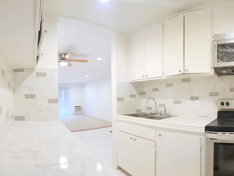 Cascade Pointe — Photo 30