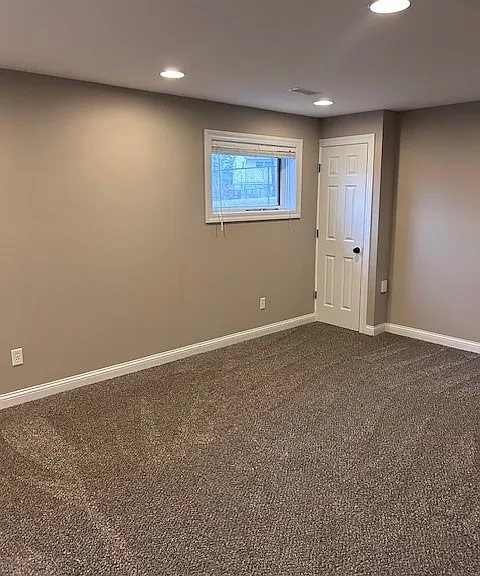 1827 Sussex Ct — Photo 7