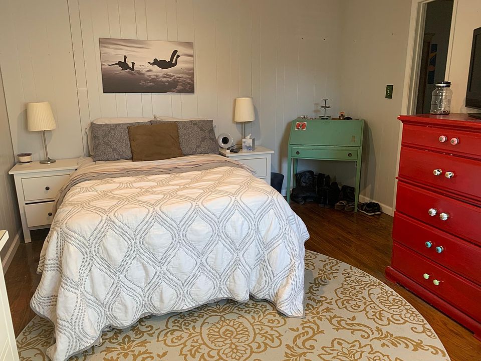 Bedroom with great natural light