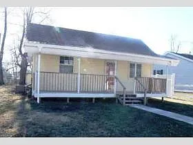 137 Crescent Ave photo 1