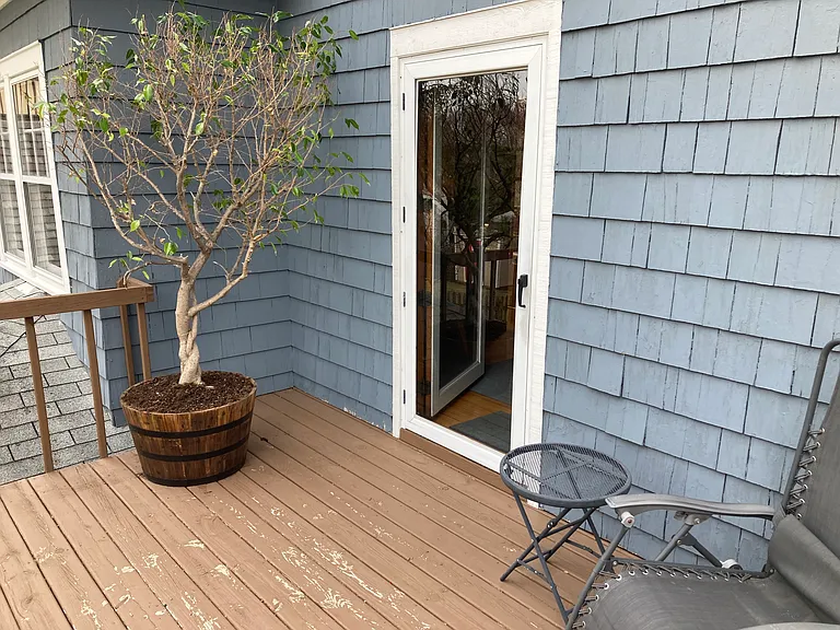 441 Virginia Ter — Photo 3