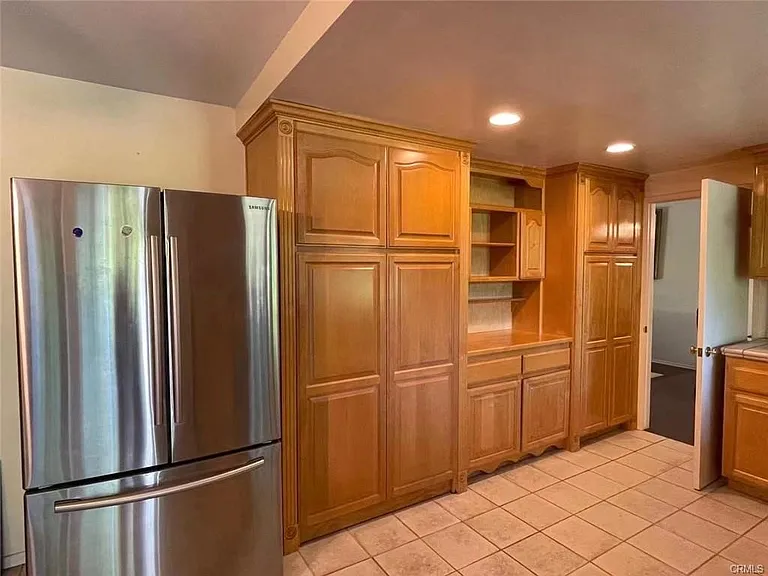 1420 Kensington Dr — Photo 7