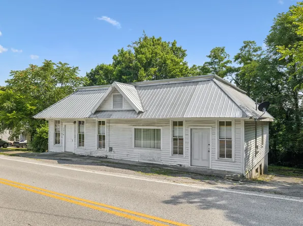 1319 Main St N, Carthage, TN 37030