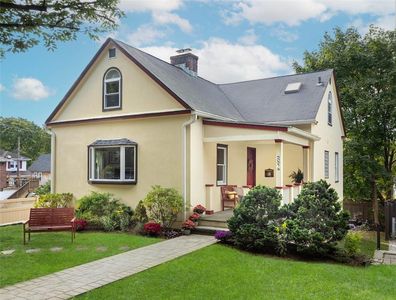 82 Mohican Park Avenue, Dobbs Ferry, NY, 10522