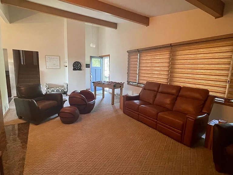 10618 Hilltop Rd — Photo 9