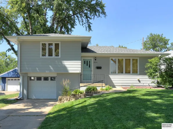 7834 Grover St, Omaha, NE 68124