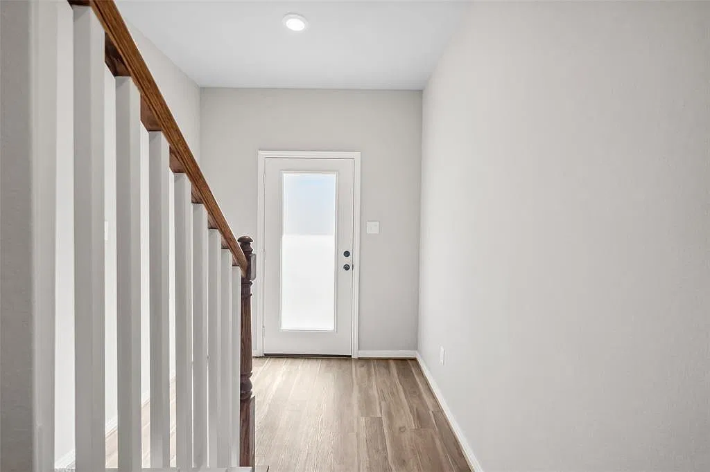 3 bed, 2.5 bath, 1436 sqft, $1,795 — Photo 3