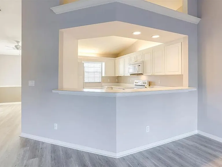 13093 Castle Harbour Dr #L10 — Photo 2