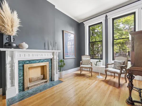 394 4th Street image 2 of 10