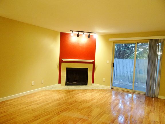 4th image of 16817 Larch Way Unit D106