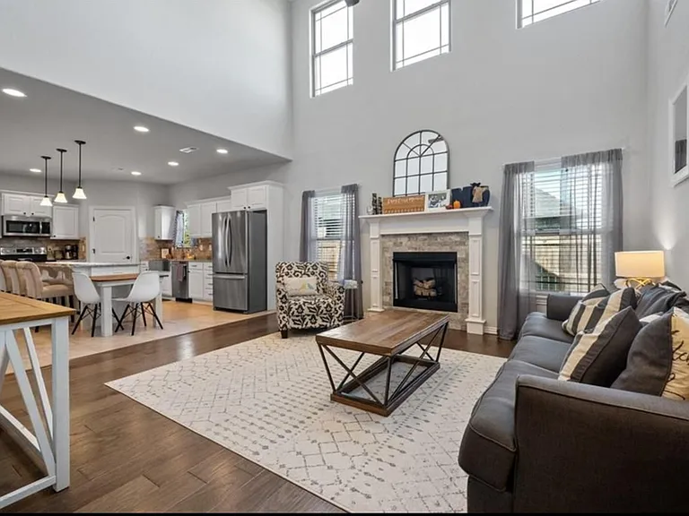 910 Hancock St — Photo 8