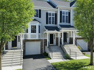 1902 Cypress Dr #1902, Danbury, CT 06810
