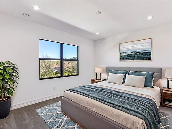 5th image of 7574 Rockefeller DR