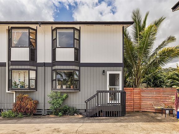 3rd image of 68-037 Apuhihi St #B