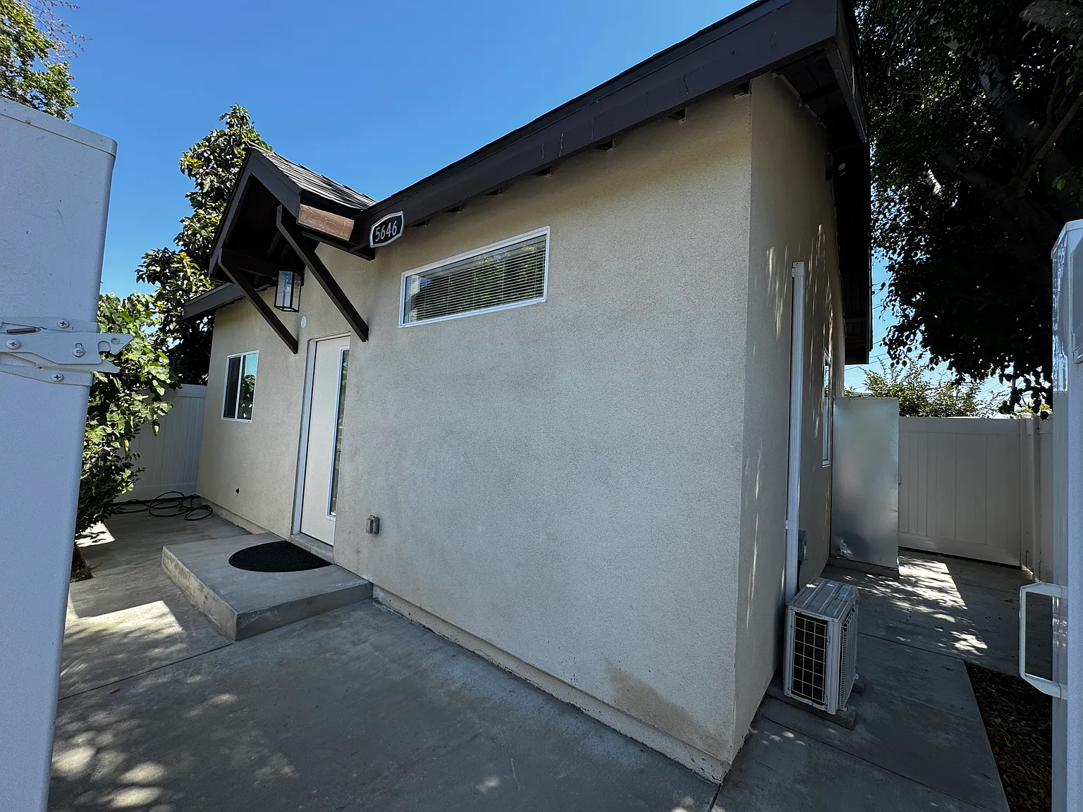 Andasol Ave, Encino — Photo 1