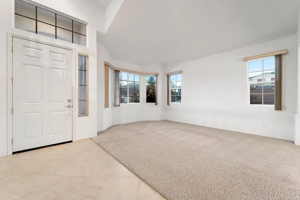 4 bed, 2396 sqft, $6,000 — Photo 3