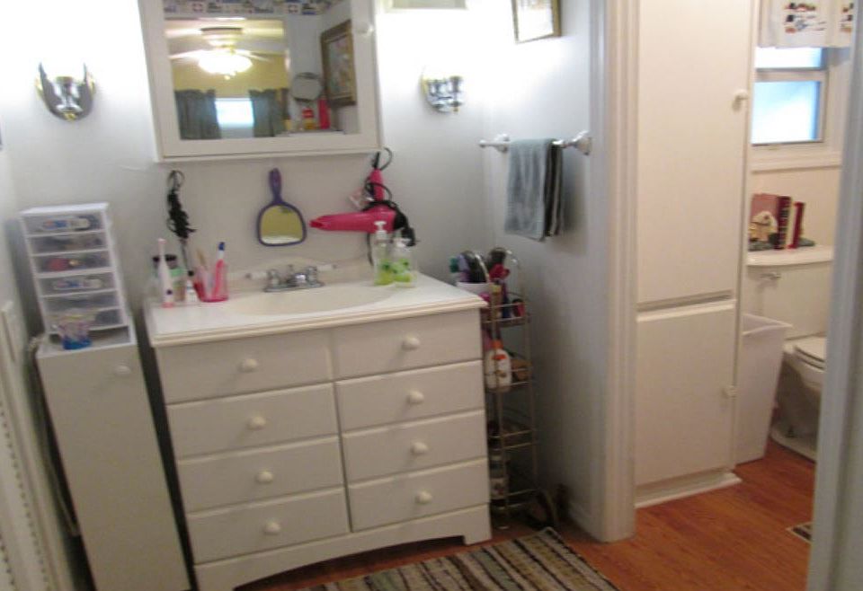 1st image of 296 Shoreland Dr