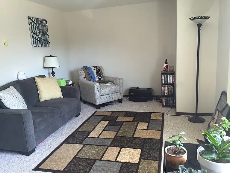 1031 Imperial Cir — Photo 3