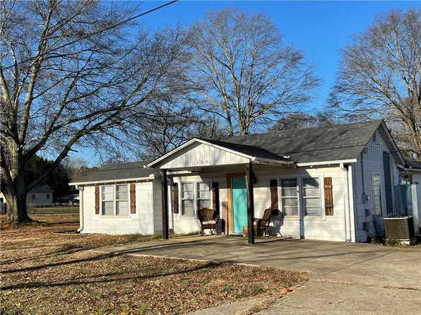 138 Breazeale Dr, Williamston, SC 29697