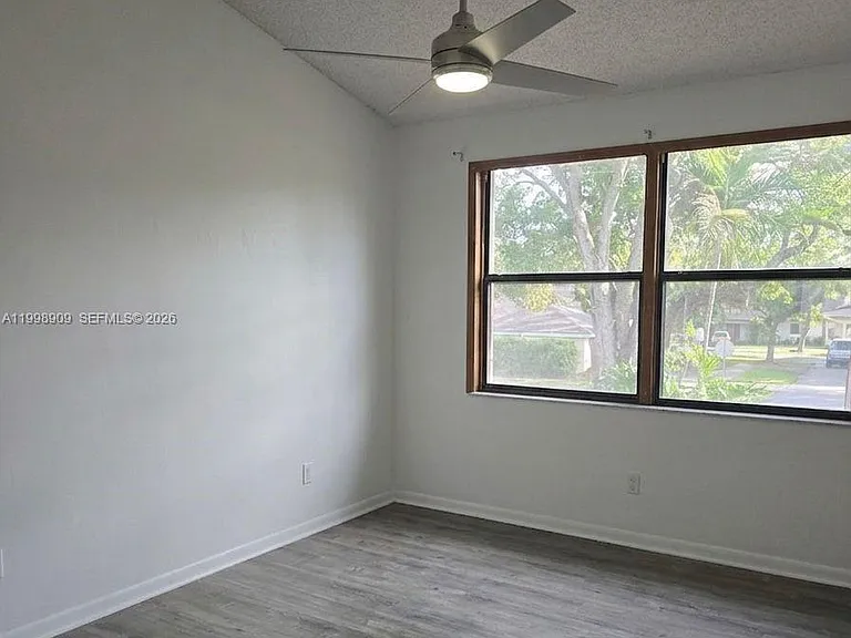 15515 N Miami Lakeway #202-11 — Photo 9