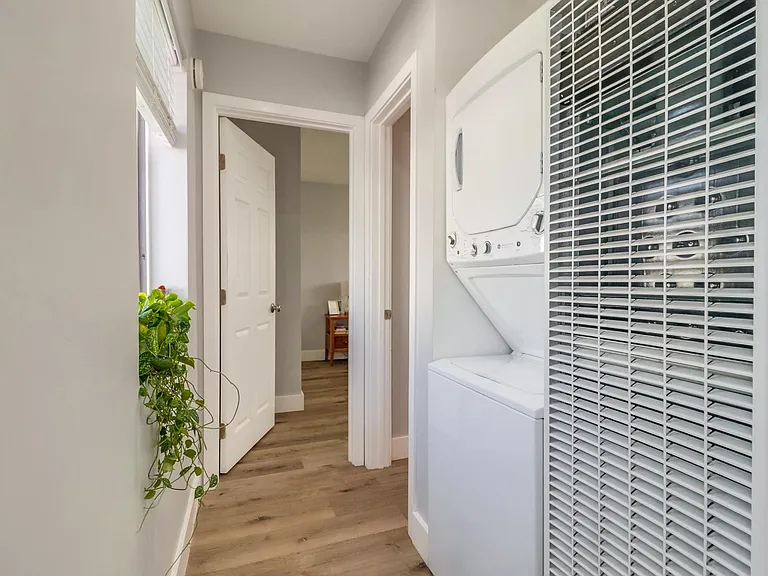 1331 East Ln #2 — Photo 7