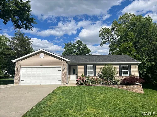 64 David Dr Photo 1