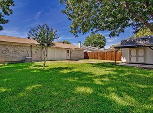 223 Countryside Dr, Arlington, TX 76014