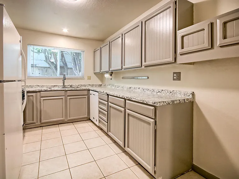 127 Walti St — Photo 34