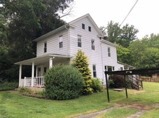 16 Hoffman Rd, Port Murray, NJ 07865