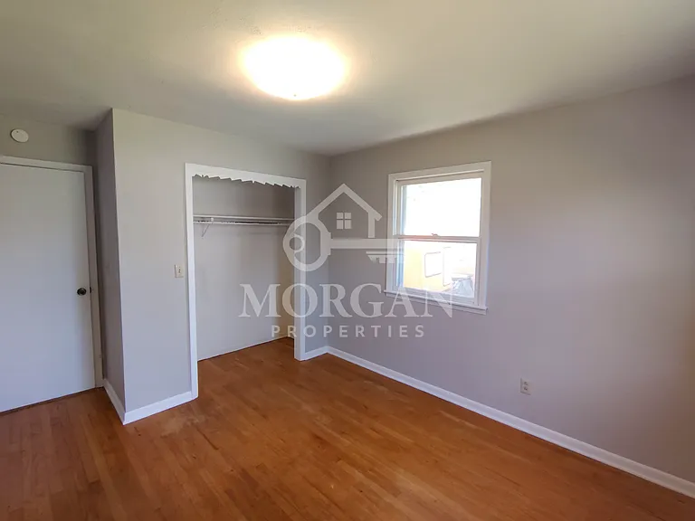 214 1/2 W Berry St — Photo 6
