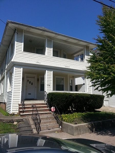 2nd image of 772 E 25th St