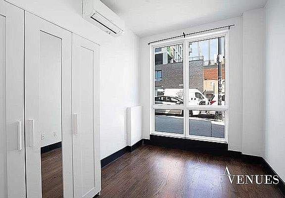 5th image of 352 Irving Ave #1H