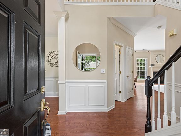 3rd image of 4545 Chelton Ct SE