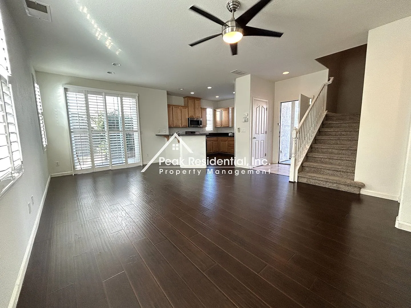 Very Nice 3bd/2.5ba Townhome Condo! — Photo 4