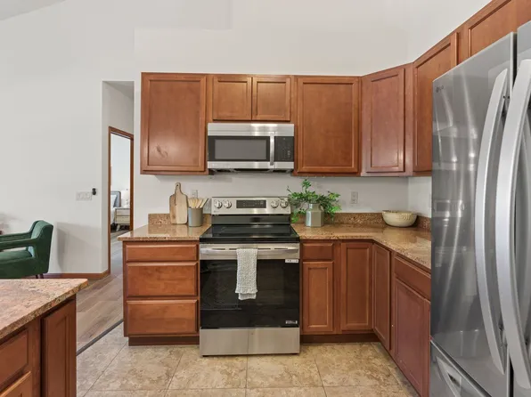 1517 Martin St APT 6, Madison, WI 53713