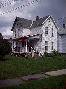 411 Linden Pl photo 1