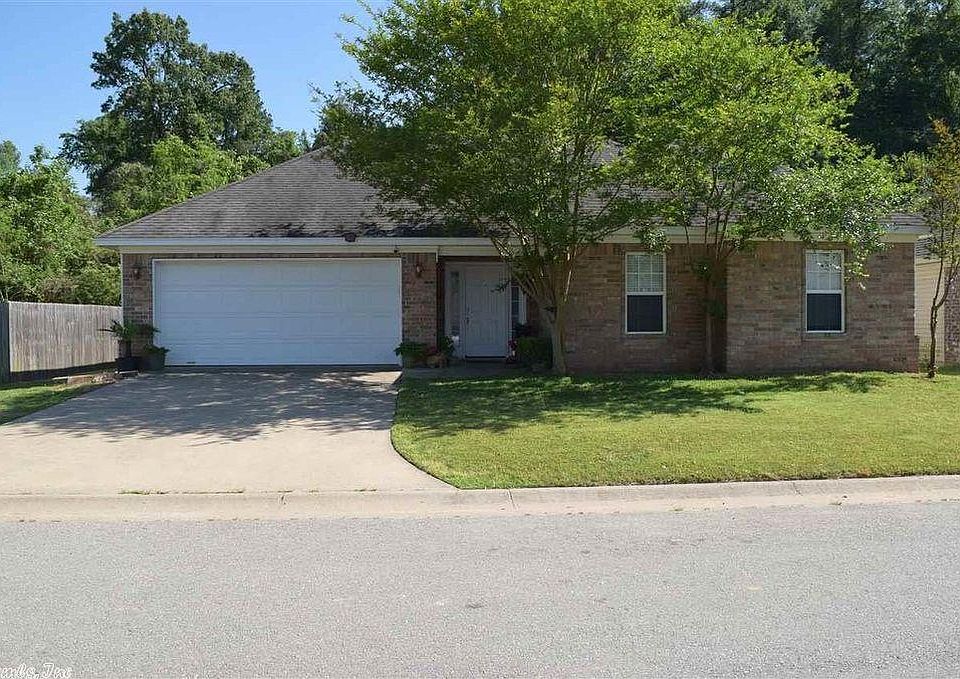 1st image of 546 Wisteria Dr