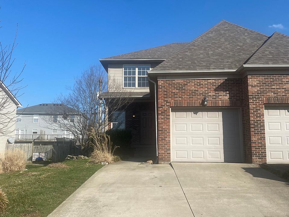 1st image of 130 Lowell Ct