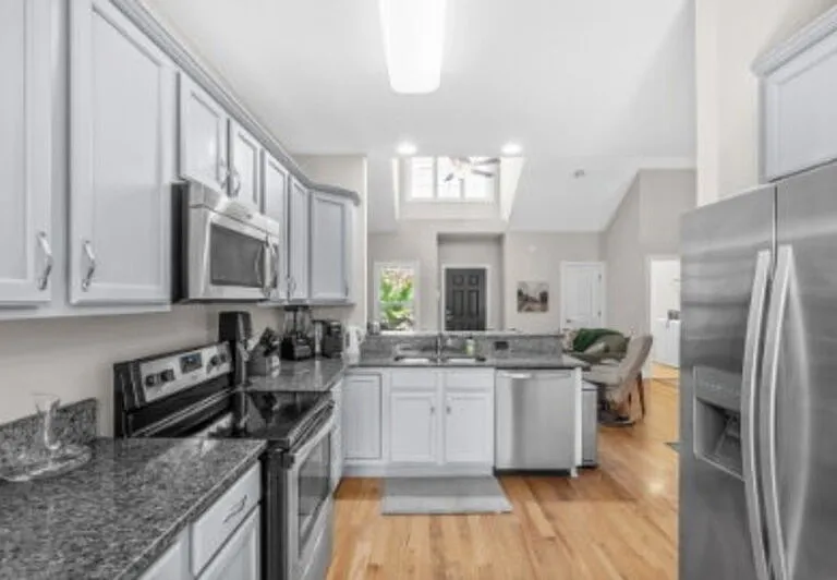 116 Cypress Cir — Photo 4