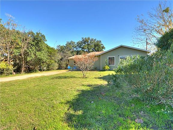 3rd image of 615 Pecan Ln
