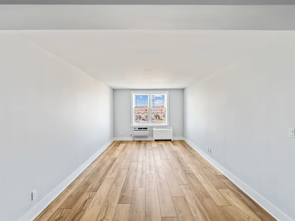 20-02 Seagirt Boulevard image 1 of 17