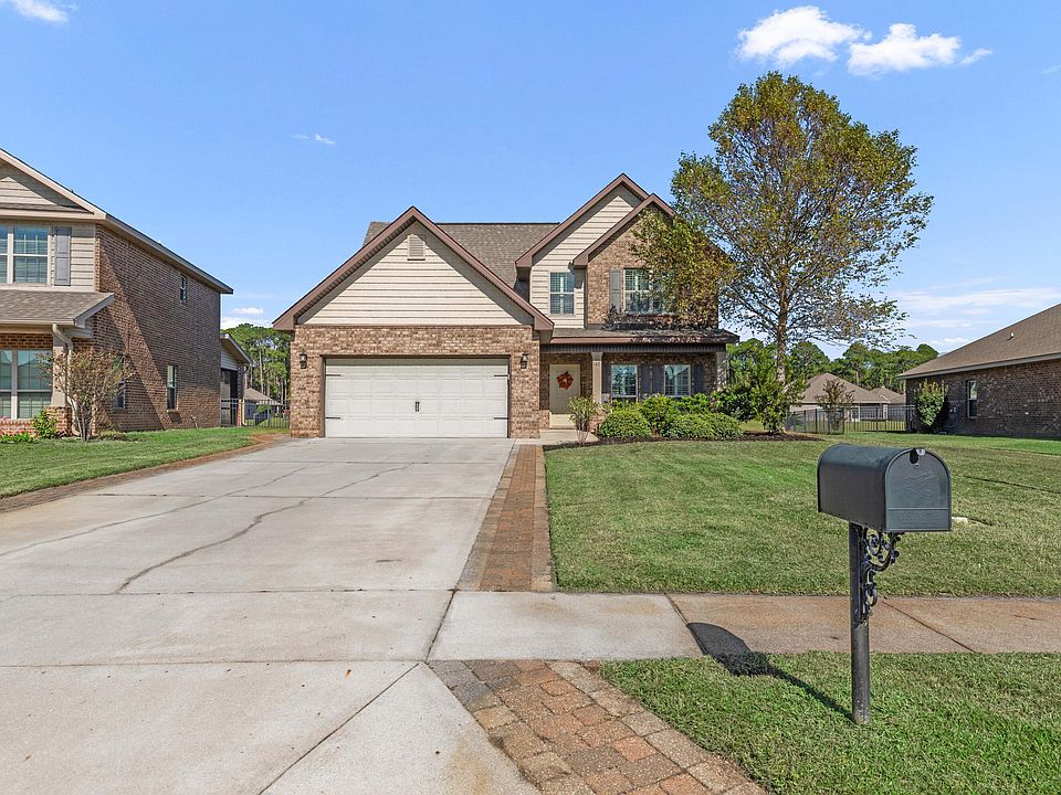 1st image of 142 Pin Oak Loop