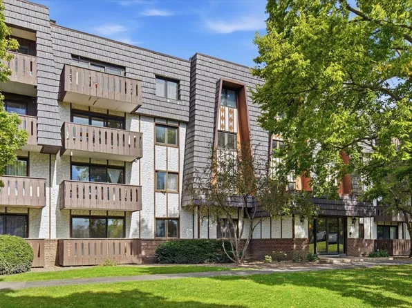 13200 W Heiden Cir Unit 2405, Lake Bluff, IL 60044