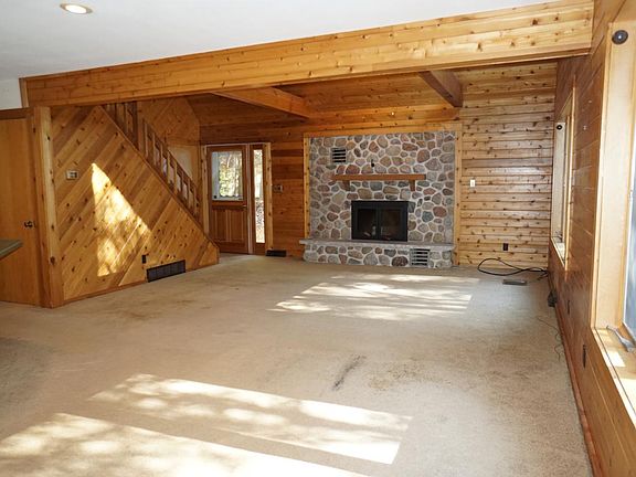4th image of 1521 S Shore Dr