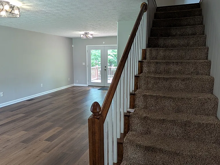 116 Paxton Ct — Photo 3