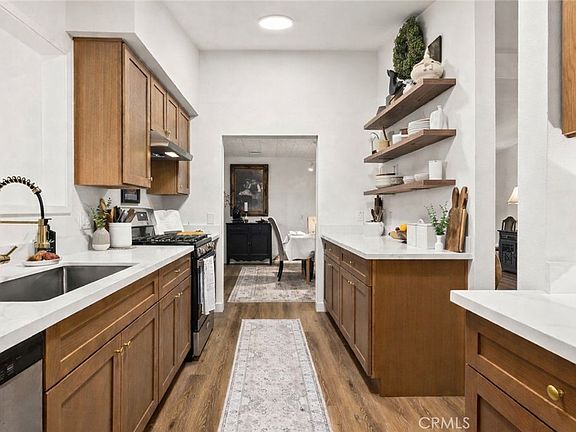 4th image of 249 W Alru St