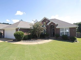 132 Greenvalley Dr, Jackson, TN 38305