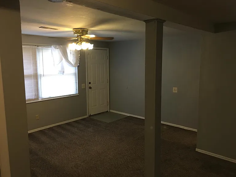 701 Perry St — Photo 8